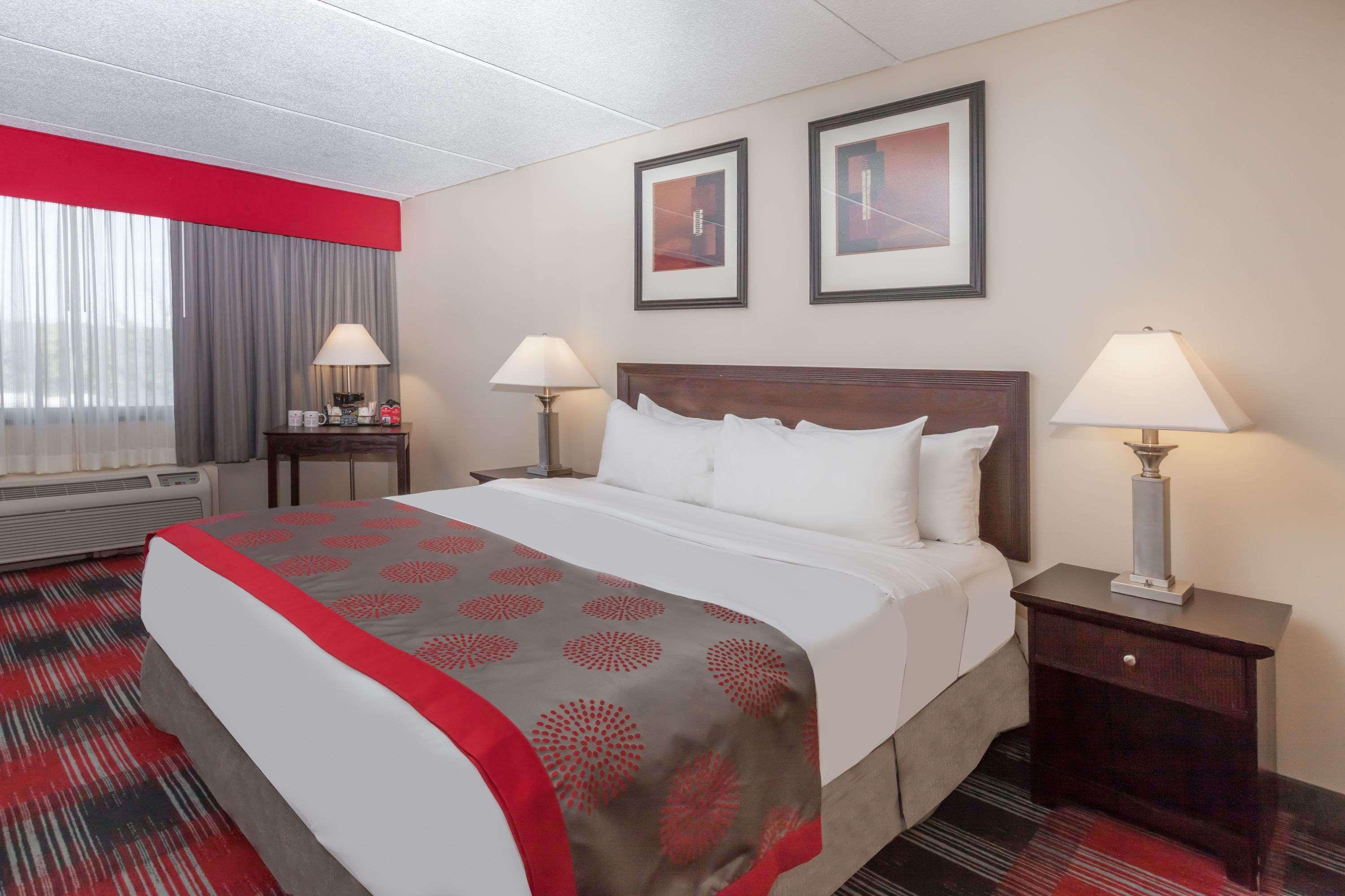 รามาดา พลาซา บาย วินด์แฮม แอลบานี Hotel อัลบานี ภายนอก รูปภาพ